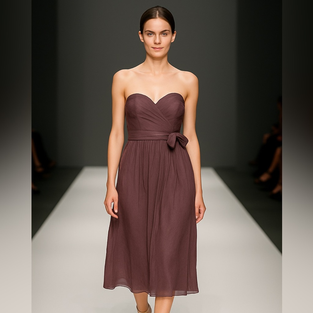 Elegant Jenny Yoo Annabelle strapless gown in Raisin Purple (Size 4)
